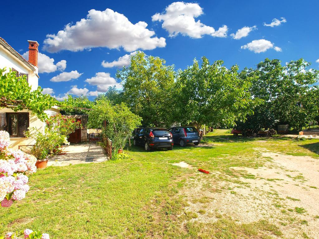 House Sandra 1430 Peresiji Luaran gambar